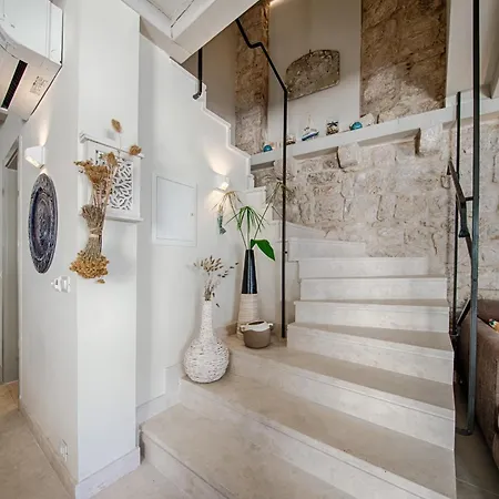 Villa Artemis Vis
