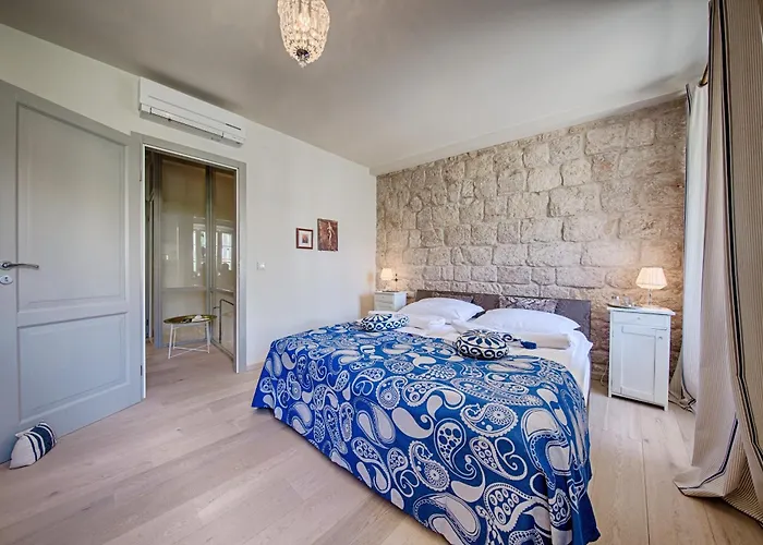 Artemis Villa Vis