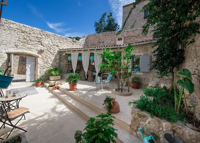 Artemis Villa